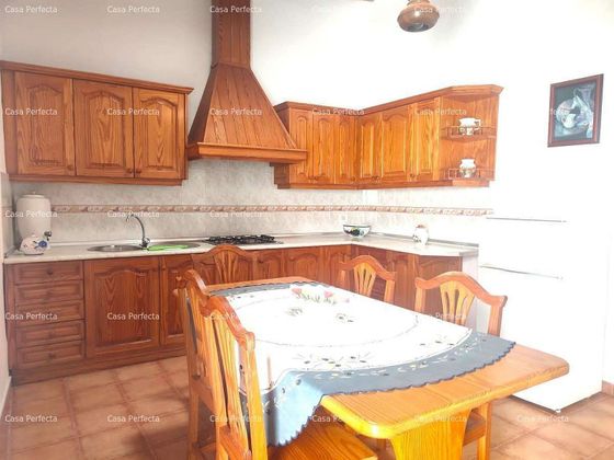 Foto 1 de Casa adossada en venda a Villa de Teguise de 4 habitacions amb garatge