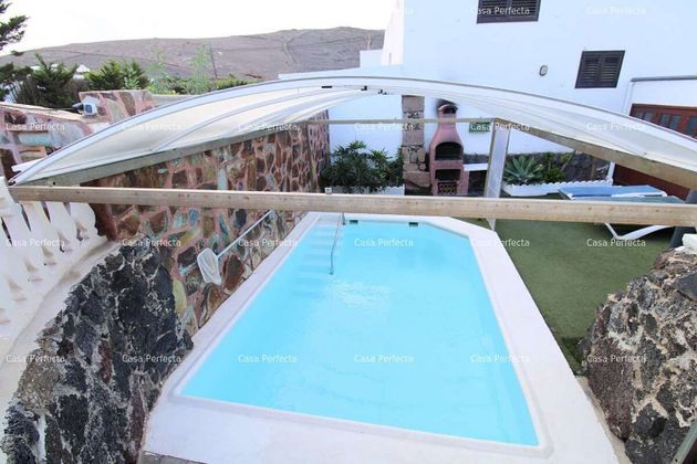 Foto 2 de Casa en venda a Conil - Vega del Tegoyo de 4 habitacions amb piscina i jardí