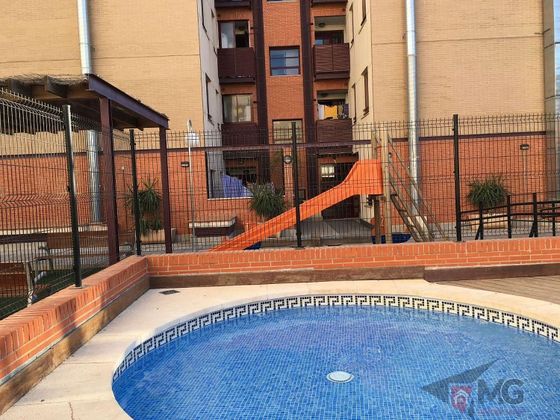 Foto 1 de Pis en venda a San Diego-Los Ángeles-San Cristóbal de 2 habitacions amb piscina i garatge