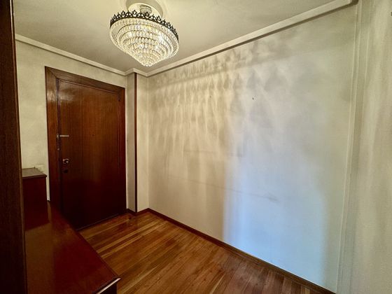 Foto 2 de Piso en venta en calle San Bernardo de 4 habitaciones con calefacción y ascensor