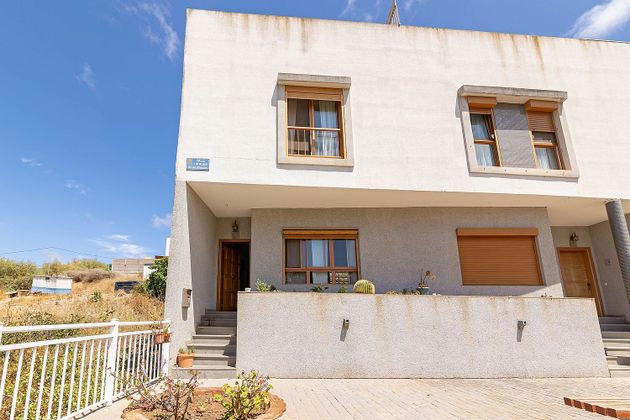 Foto 1 de Casa adossada en venda a calle Cuzco de 3 habitacions amb garatge