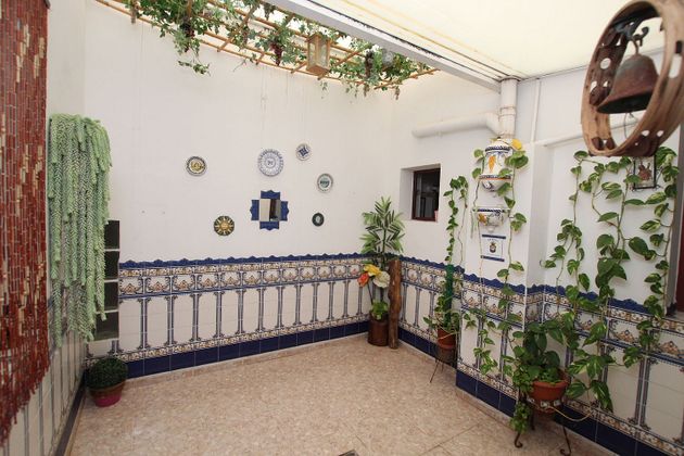 Foto 2 de Venta de piso en Schamann - Rehoyas de 3 habitaciones con terraza y garaje