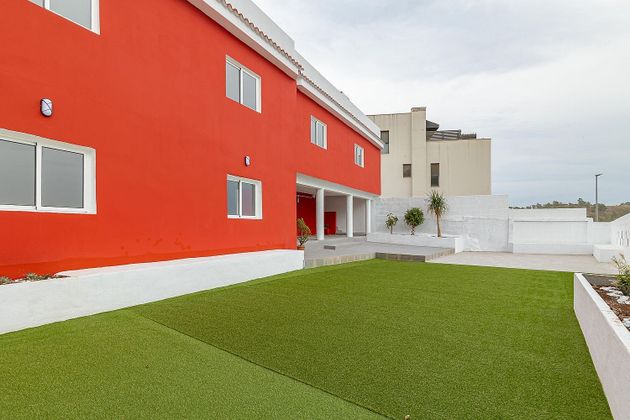 Foto 2 de Casa en venda a calle Músico Dacio Ferrera de 4 habitacions amb piscina