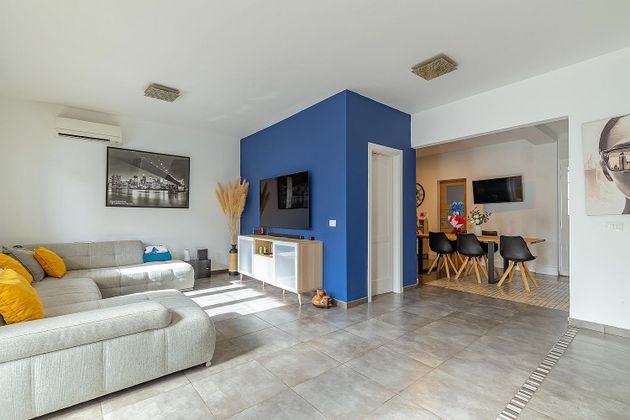 Foto 2 de Casa en venta en Agüimes de 3 habitaciones con terraza y garaje