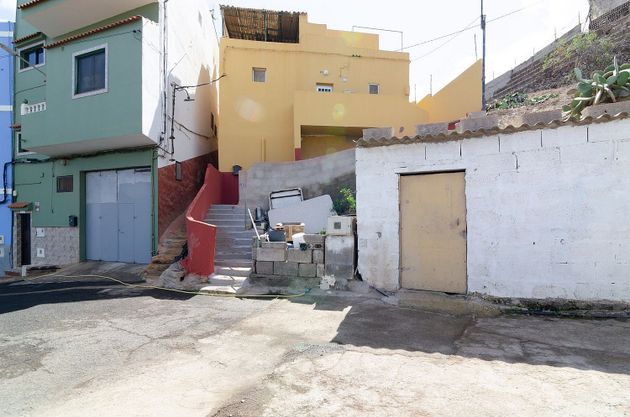 Foto 1 de Venta de casa en calle De Corralete de 5 habitaciones con jardín