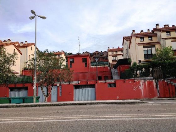 Foto 2 de Venta de casa adosada en Guriezo de 3 habitaciones con terraza y piscina