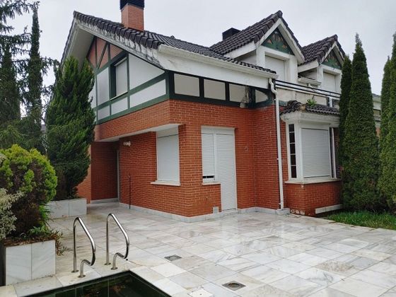 Foto 1 de Venta de casa en barrio Balbacienta de 3 habitaciones con terraza y piscina