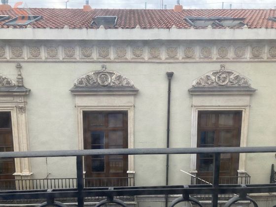 Foto 1 de Pis en venda a Centro - Valladolid de 3 habitacions amb terrassa i balcó