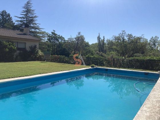 Foto 1 de Casa en venta en Cubillas de Santa Marta de 4 habitaciones con terraza y piscina