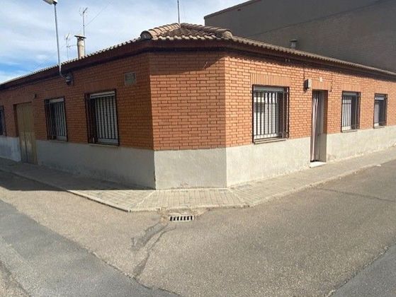 Foto 2 de Chalet en venta en Sonseca de 3 habitaciones con terraza y garaje