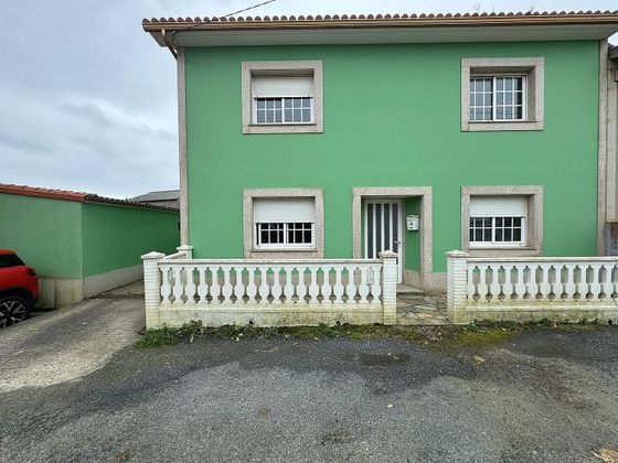 Foto 1 de Xalet en venda a Oleiros pueblo de 4 habitacions amb terrassa i garatge