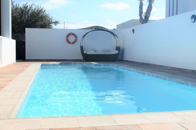 Foto 1 de Venta de chalet en Nazaret de 5 habitaciones con terraza y piscina