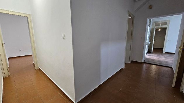 Foto 2 de Pis en venda a San Pablo de 3 habitacions amb terrassa i calefacció