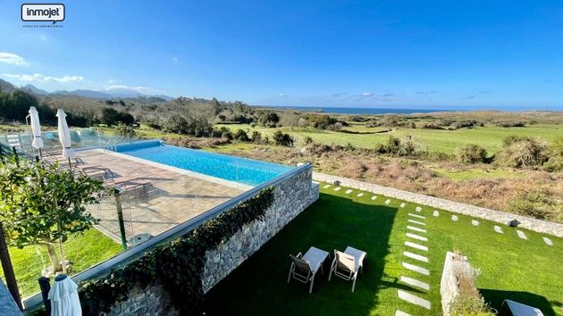 Foto 1 de Xalet en venda a Pría-Nueva-Hontoria-Naves de 9 habitacions amb terrassa i piscina