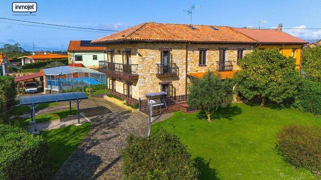 Foto 1 de Casa en venda a calle Venta Las Ranas de 4 habitacions amb terrassa i piscina