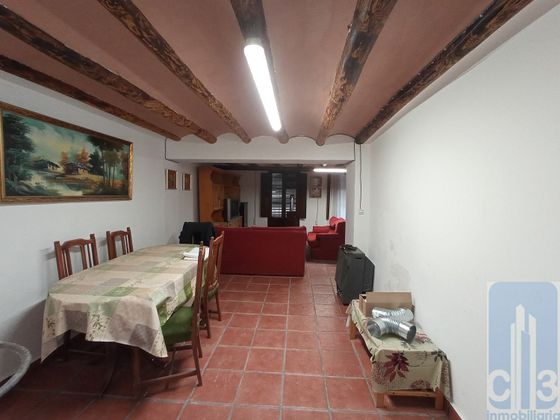 Foto 2 de Casa en venta en San Esteban de Litera de 6 habitaciones con jardín y balcón