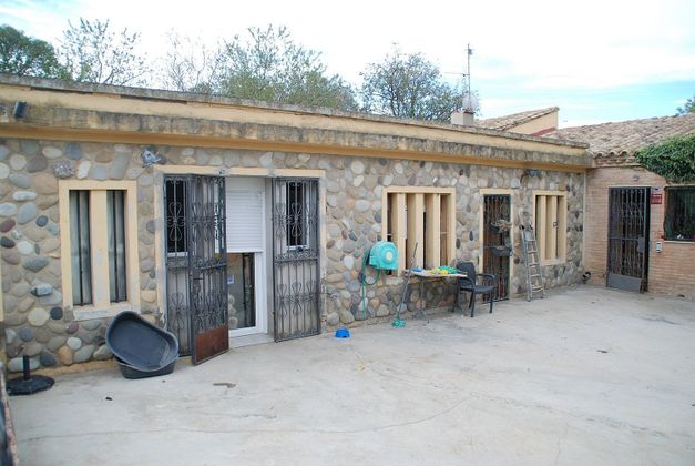 Foto 1 de Venta de casa en Monzón de 5 habitaciones con piscina y jardín