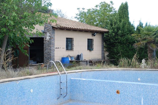 Foto 2 de Casa en venda a Monzón de 5 habitacions amb piscina i jardí