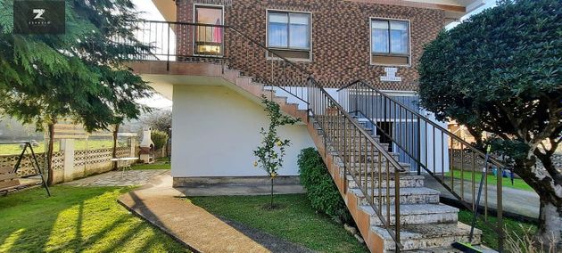 Foto 1 de Casa en venda a Corrales de Buelna (Los) de 5 habitacions amb terrassa i piscina