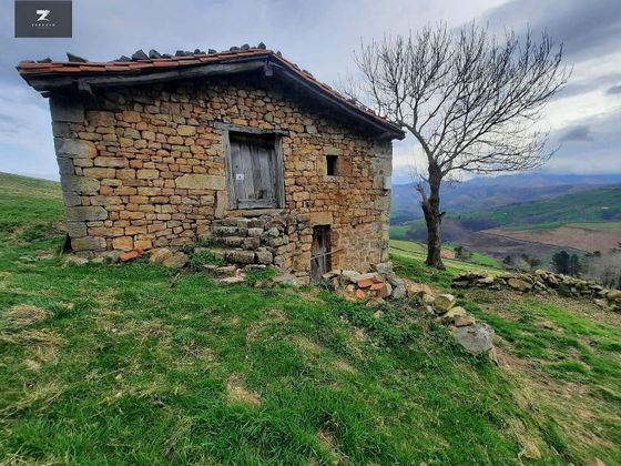 Foto 1 de Venta de casa rural en Villacarriedo de 1 habitación con jardín