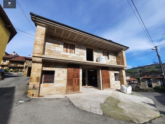 Foto 1 de Casa rural en venda a Villafufre de 1 habitació amb garatge i jardí
