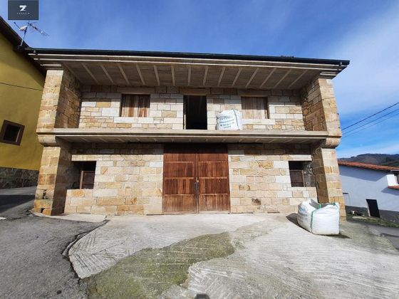 Foto 2 de Casa rural en venda a Villafufre de 1 habitació amb garatge i jardí