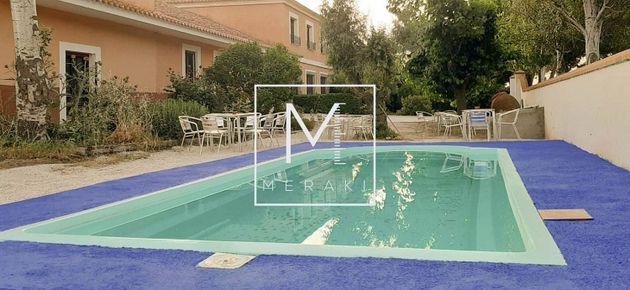 Foto 1 de Casa rural en venda a Hoya-Gonzalo de 8 habitacions amb piscina i jardí