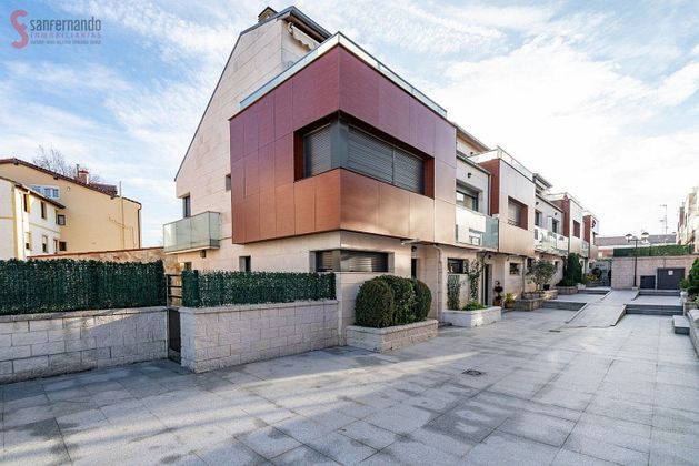 Foto 1 de Casa en venda a Oruña de 3 habitacions amb terrassa i garatge