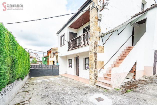 Foto 2 de Chalet en venta en Polanco de 7 habitaciones con terraza y garaje