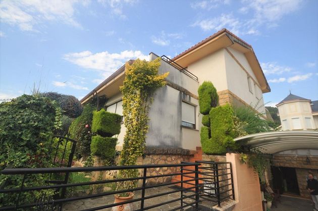 Foto 2 de Xalet en venda a barrio Sámano de 3 habitacions amb terrassa i garatge