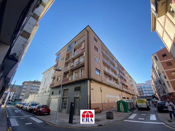 Foto 1 de Pis en venda a calle Siglo XX de 3 habitacions amb terrassa i calefacció