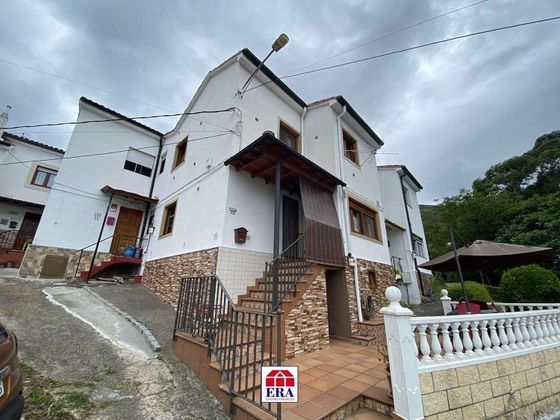 Foto 1 de Casa en venda a barrio Mioño de 3 habitacions amb jardí i calefacció