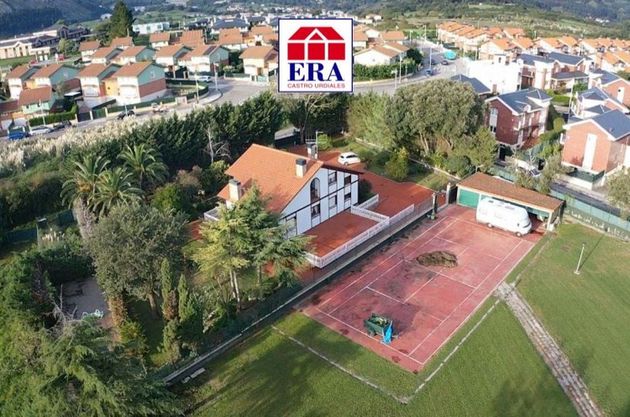 Foto 1 de Xalet en venda a Castro de 4 habitacions amb terrassa i piscina