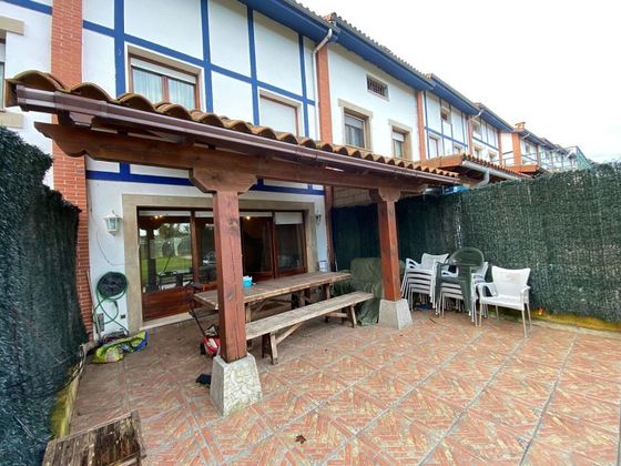 Foto 1 de Casa adosada en venta en barrio De Santullán de 3 habitaciones con terraza y garaje