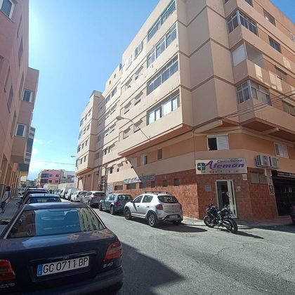 Foto 1 de Venta de piso en calle Alférez Quintana Suárez de 3 habitaciones con ascensor