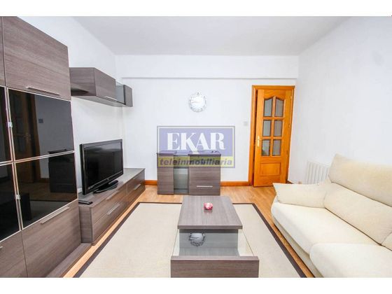 Foto 2 de Piso en venta en Lapice - Larreaundi - Olaberria - Meaka de 2 habitaciones con balcón y calefacción