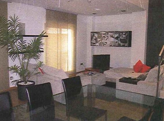 Foto 1 de Dúplex en venda a Centro - Elche de 3 habitacions amb terrassa i garatge