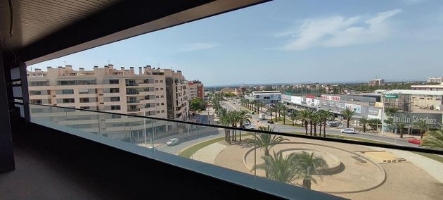 Foto 1 de Alquiler de piso en Ciutat Esportiva de 3 habitaciones con terraza y piscina