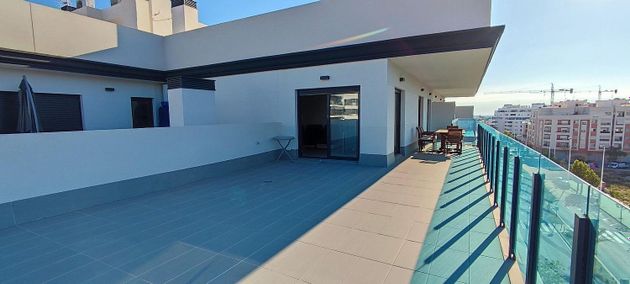 Foto 1 de Àtic en lloguer a El Travaló - Martínez Valero de 3 habitacions amb terrassa i piscina
