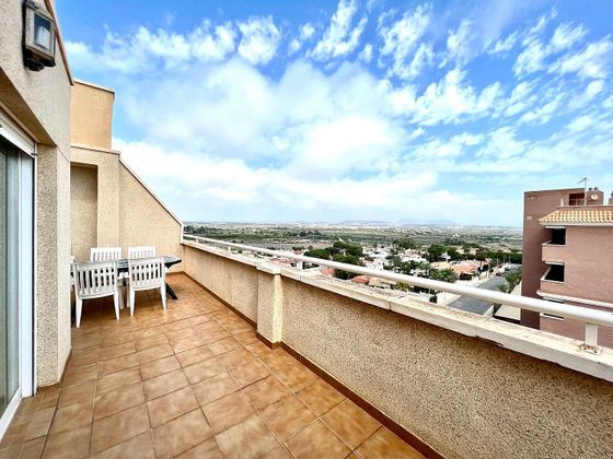 Foto 1 de Ático en venta en Los Arenales del Sol de 3 habitaciones con terraza y piscina