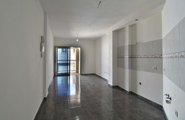 Foto 2 de Pis en venda a Vecindario-Paredilla-Sardina de 2 habitacions amb terrassa i ascensor