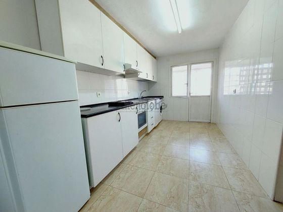 Foto 1 de Venta de piso en Tenderina Baja - Ventanielles de 3 habitaciones con garaje y calefacción