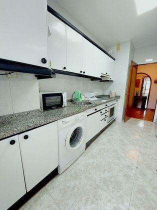 Foto 1 de Piso en alquiler en Santo Domingo de 3 habitaciones con muebles y calefacción