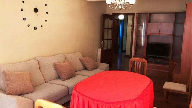 Foto 2 de Piso en venta en Béjar de 3 habitaciones con terraza y muebles