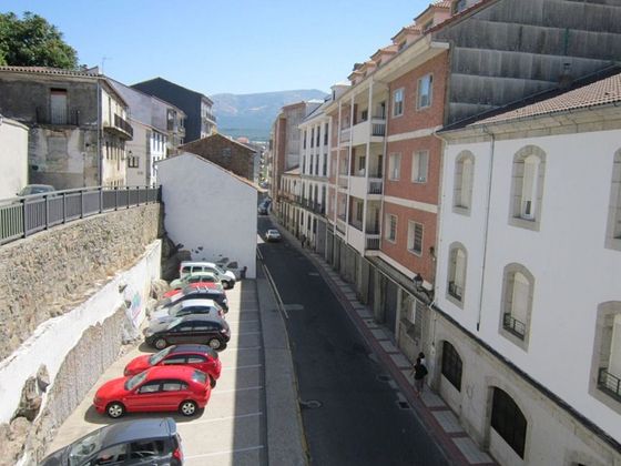 Foto 2 de Piso en venta en Béjar de 4 habitaciones con terraza