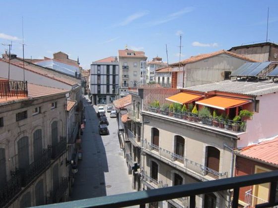 Foto 2 de Dúplex en venda a Béjar de 6 habitacions amb terrassa i balcó