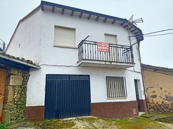 Foto 1 de Casa rural en venta en calle Arriba de 4 habitaciones con balcón