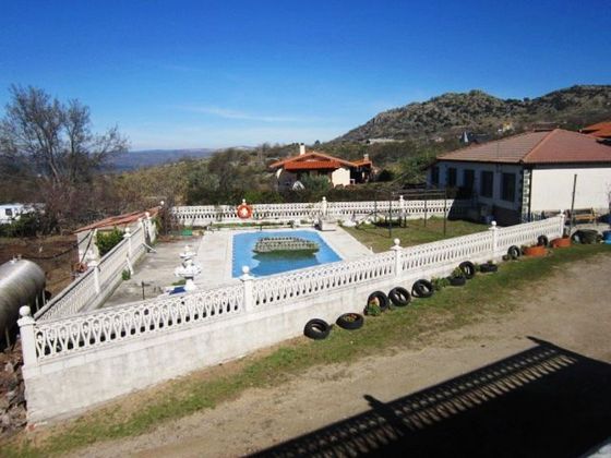 Foto 2 de Casa rural en venta en Béjar de 3 habitaciones con terraza y piscina