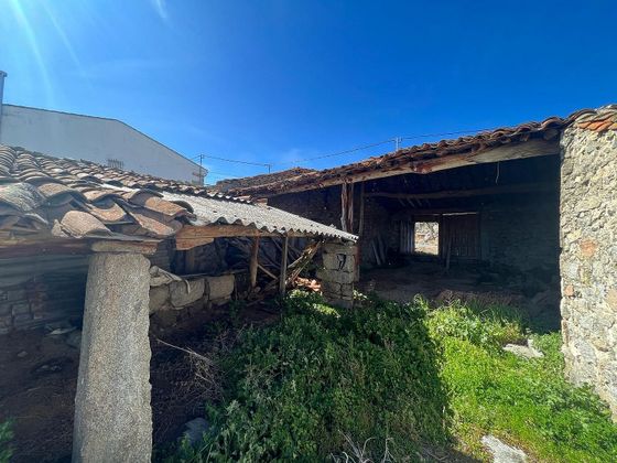 Foto 1 de Casa en venda a Puente del Congosto de 2 habitacions amb jardí