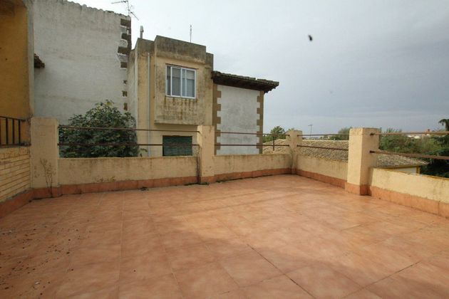 Foto 2 de Venta de casa en Biota de 7 habitaciones con terraza y garaje